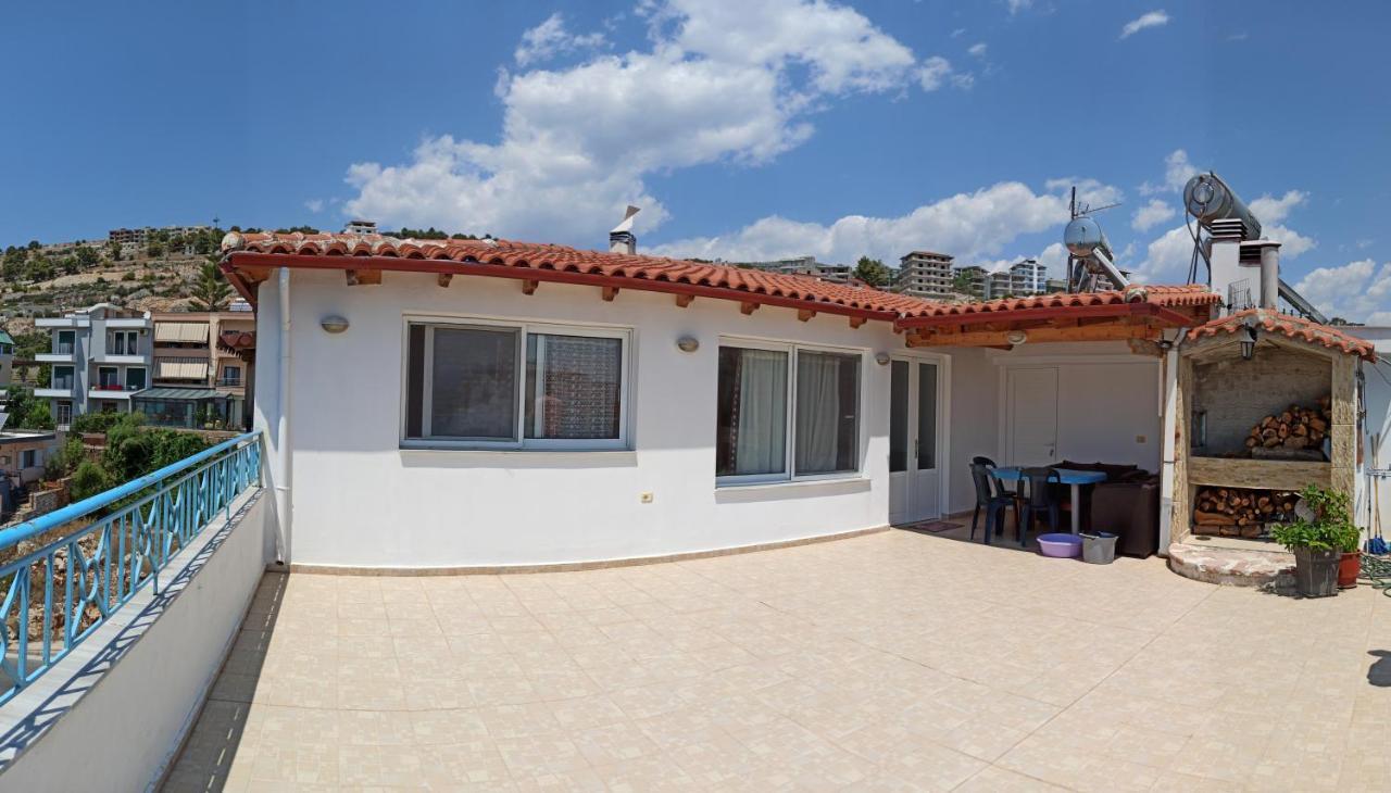 Achilles Apartment *