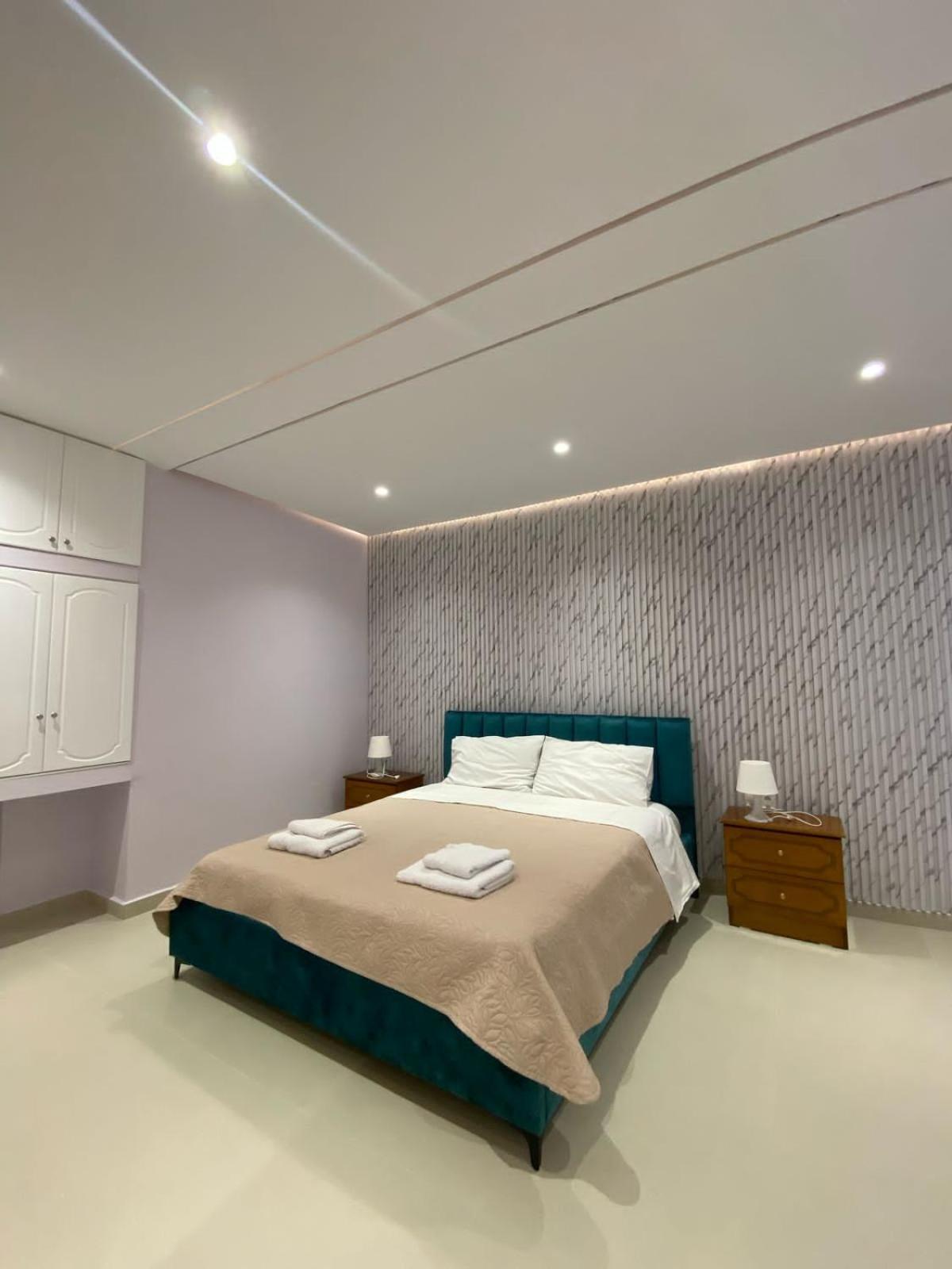 Achilles Apartment
